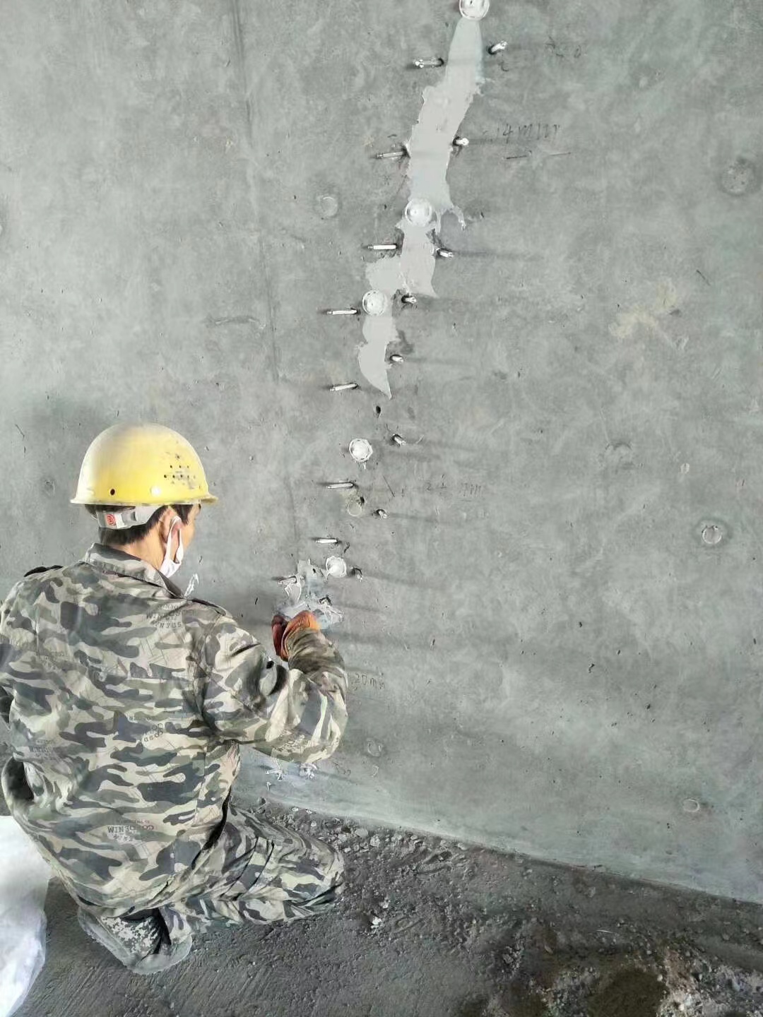 涪陵混凝土楼板裂缝加固施工的方案